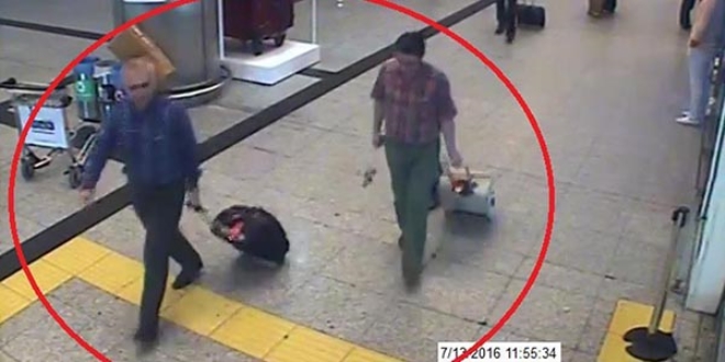 Öksüz ile yan yana görüntüleri tesadüfmüş