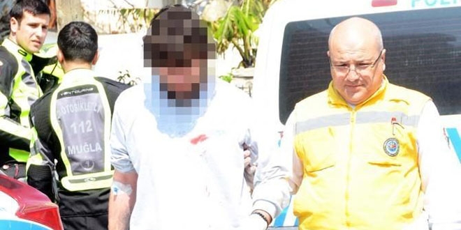 YGS'ye 3 dakikayla giremeyen genç bileğini kesti