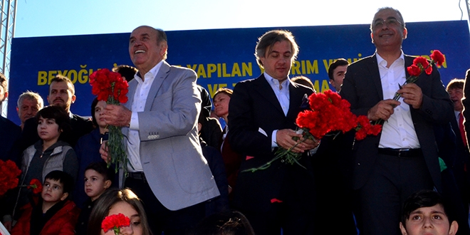Başkan Topbaş: Denizin üzerinde yüzer yol yapıyoruz