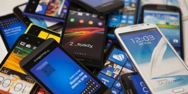 Kur zammı akıllı telefon satışlarını düşürdü