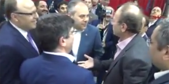 Yazar Yusuf Kaplan, kameralar önünde bakanı fırçaladı