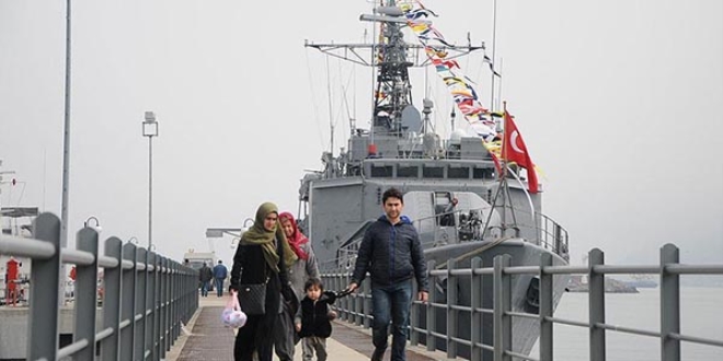TCG Bafra savaş gemisi ziyarete açıldı
