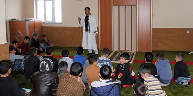Çocuklara eğitim veren imama Kurtulmuş'tan tebrik