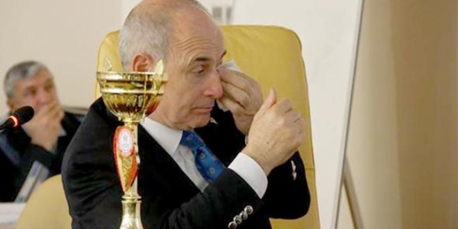 CHP'li başkan gözyaşlarına hakim olamadı