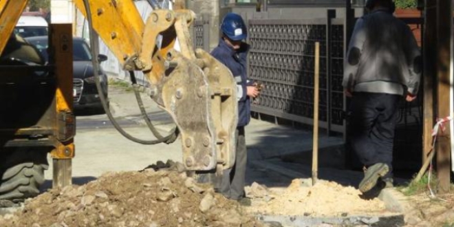 �niversite yerle�kesinde do�algaz pani�i