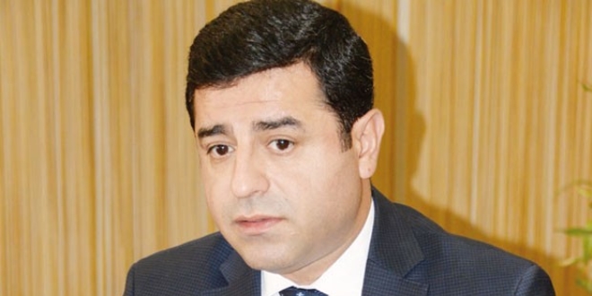 Demirta�'�n Cumhurba�kan�na hakaret davas� ba�lad�