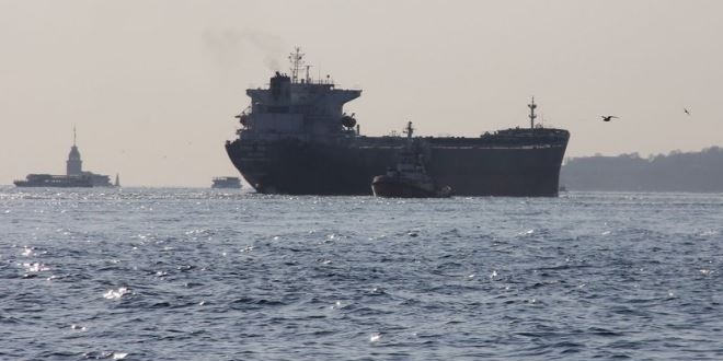 İstanbul Boğazı gemi geçişlerine açıldı