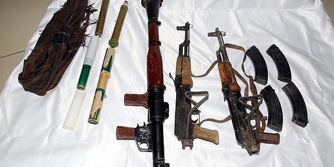Van'da toprağa gömülü silah ve mühimmat bulundu