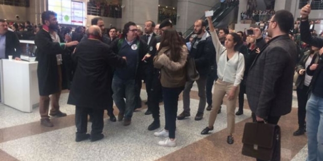 Çağlayan'daki eyleme polis müdahalesi