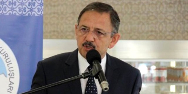 Özhaseki: Ülke yarı yarıya küçüldü. 23 banka battı