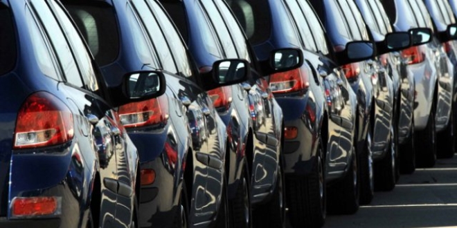 İthal otomobile kur freni