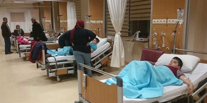 Antalya'da Çöpte buldukları şekeri yiyen 14 öğrenci zehirlendi