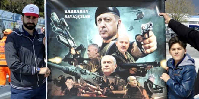 Yenikapı'ya bu pankart damga vurdu