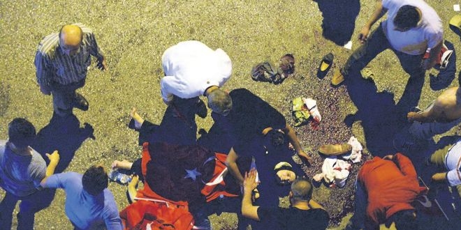 Gözü dönmüş darbeci insanlığı da vurdu