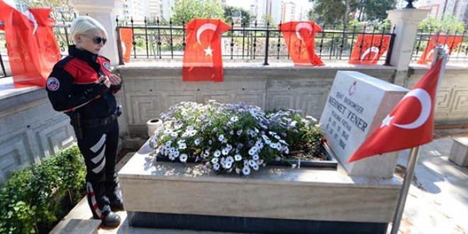 Şehit babasının emanetini 17 yıldır gururla taşıyor