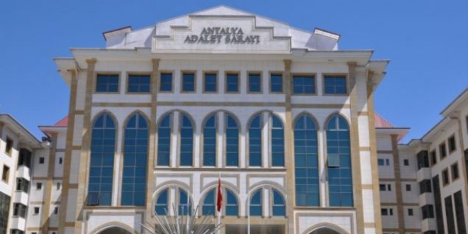 Antalya'daki yasa dışı dinleme davası ertelendi