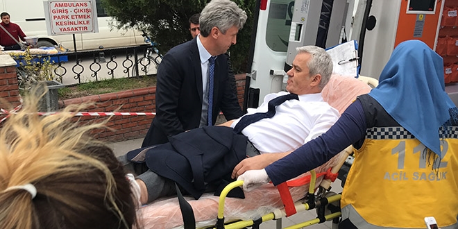 Kocaeli'de eski belediye ba�kan�na silahl� sald�r�