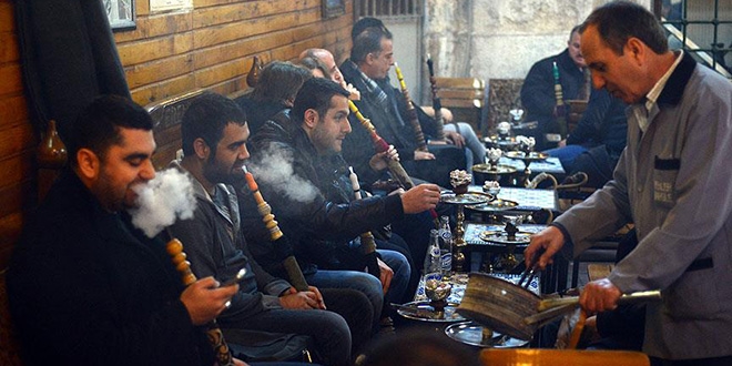 'Yasağa rağmen kapalı alanlarda nargile ve sigara içiliyor'