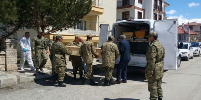 �ncirlik �ss�'nde g�revli asker evinde �l� bulundu