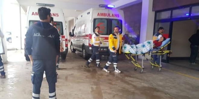 Mardin'de 82 �niversite ��rencisi yemekten zehirlendi