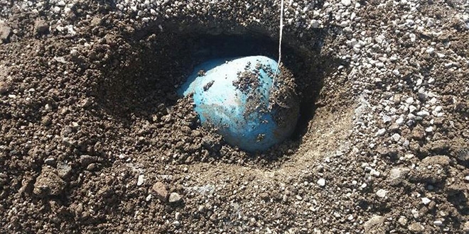 Ağrı'da toprağa gömülü patlayıcı ele geçirdi