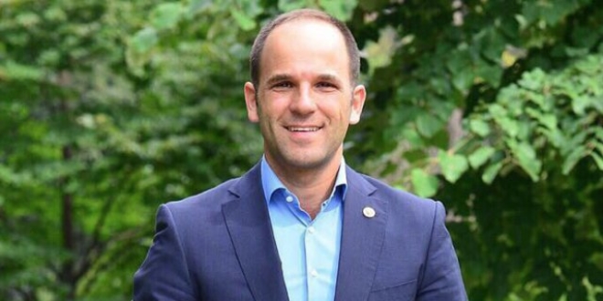 Eski CHP'li vekil Tunay: İstikrar şart, bu yüzden 'evet' diyorum