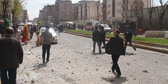 Diyarbakır'daki terör saldırısıyla ilgili 3 gözaltı