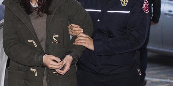 Rodos'a kaçarken yakalanan FETÖ'cülerden 1'i tutuklandı