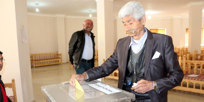 Tek şeçmen tek sandık...