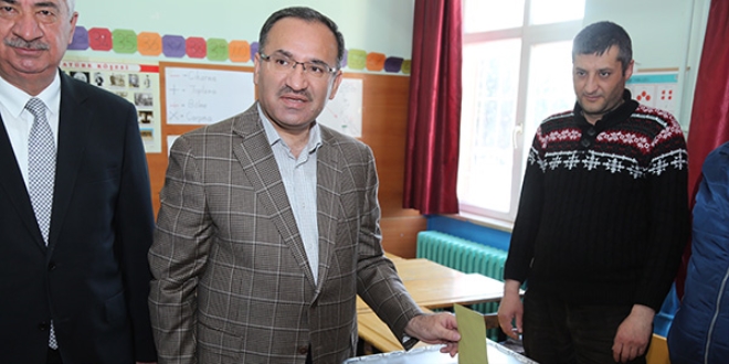 Adalet Bakanı Bozdağ oyunu kullandı