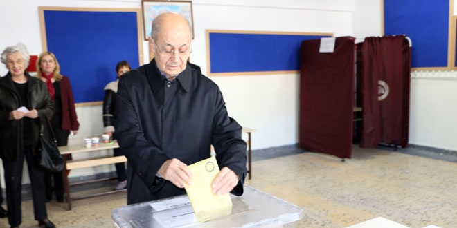10. Cumhurbaşkanı Sezer, oyunu kullandı