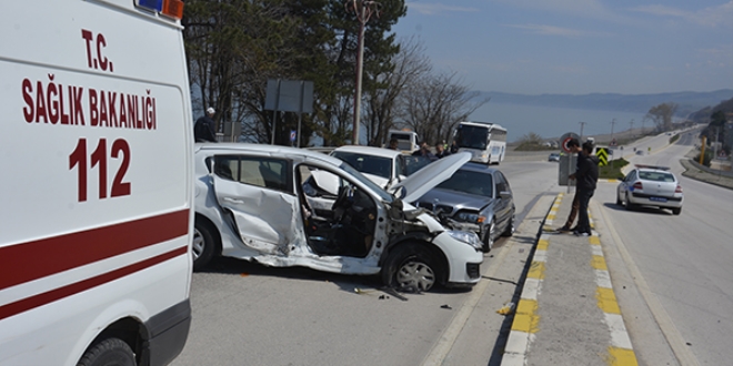 Düzce'de zincirleme trafik kazası: 7 yaralı