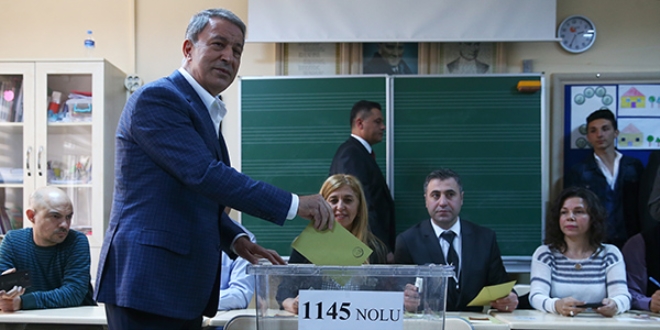 Genelkurmay Başkanı Orgeneral Akar oyunu kullandı