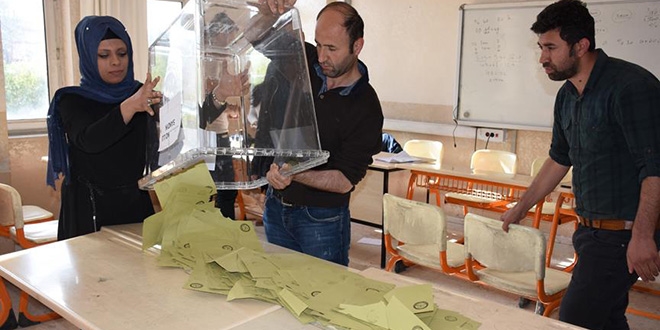 Yurt dışında kullanılan oyların sayımına başlandı