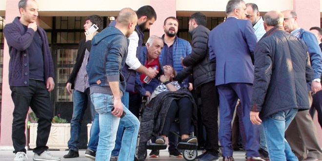 Kartal'da oy say�m� s�ras�nda kavga: 3 kad�n yaral�