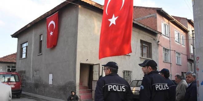 Şehit polis memuru Ködük'ün baba evine acı haber ulaştı