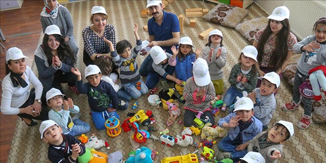 Ev yemeklerini çocuklar için mutluluğa dönüştürdüler