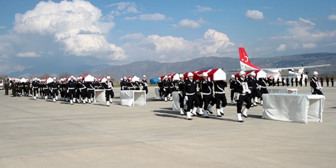 Tunceli şehitleri memleketlerine uğurlandı
