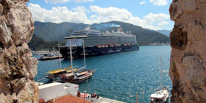 'Yüzen oteller' Muğla'ya 120 bin yolcu getirdi