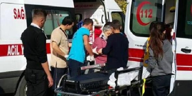 Bartın'da yolcu minibüsü ile otomobil çarpıştı: 8 yaralı