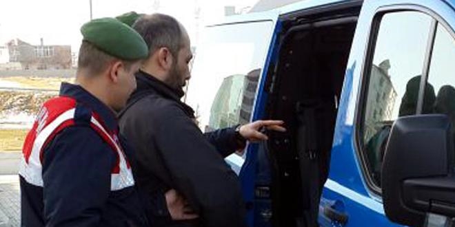 Telefon dolandırıcıları yol uygulamasında yakalandı