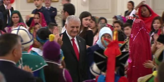 Başbakan Yıldırım 26 ülkeden, 339 çocuğu ağırladı