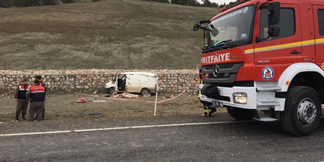 Denizli'de trafik kazası: 1 ölü, 2 yaralı