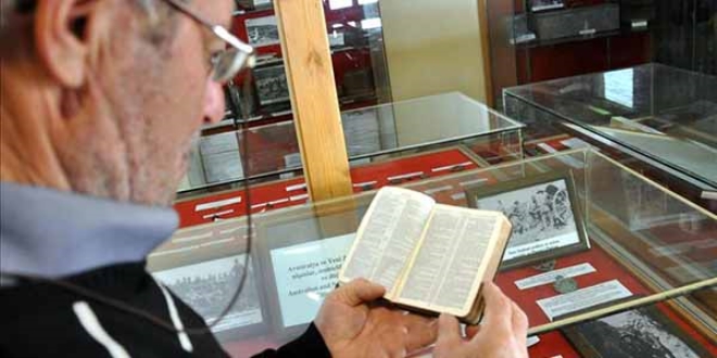 Anzak askerinin as�rl�k �ncil'i T�rk �ift�iye emanet