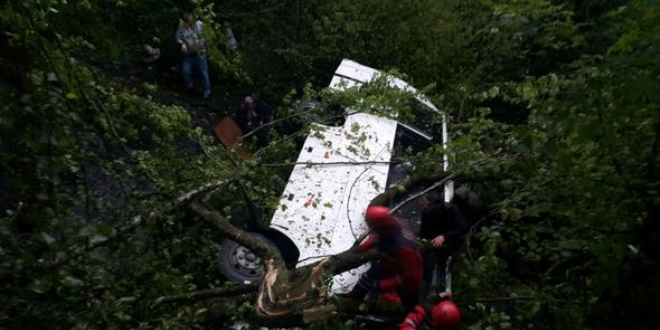Zonguldak'ta cenaze dönüşü kaza: 10 ölü, 18 yaralı