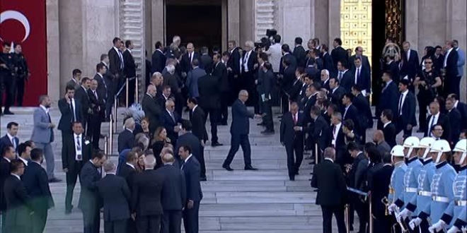 Cumhurbaşkanı Erdoğan, TBMM'den ayrıldı