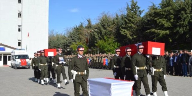 Şırnak'ta şehit olan iki asker için resmi tören düzenlendi