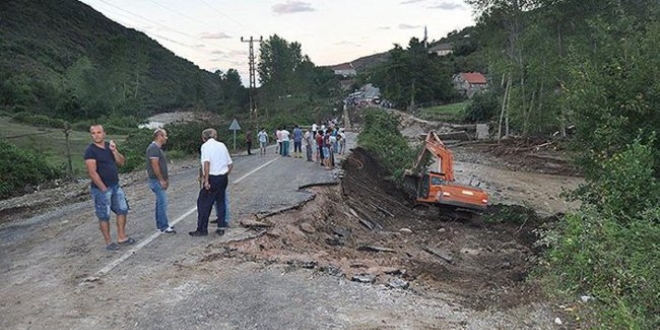 Bartın-Kastamonu karayolu ulaşıma kapandı