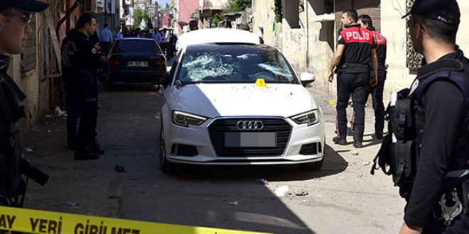 Kala�nikoflu park kavgas�: 1 �l�, 4 yaral�