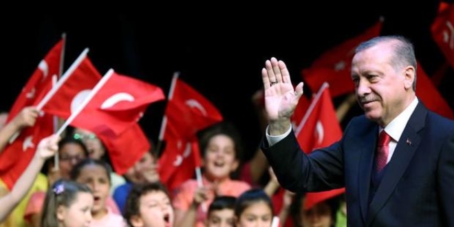 Cumhurbaşkanı Mayıs'ta genel başkan